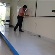 Ingeniero dedicado a la docencia con 20 años enseñando física y mas